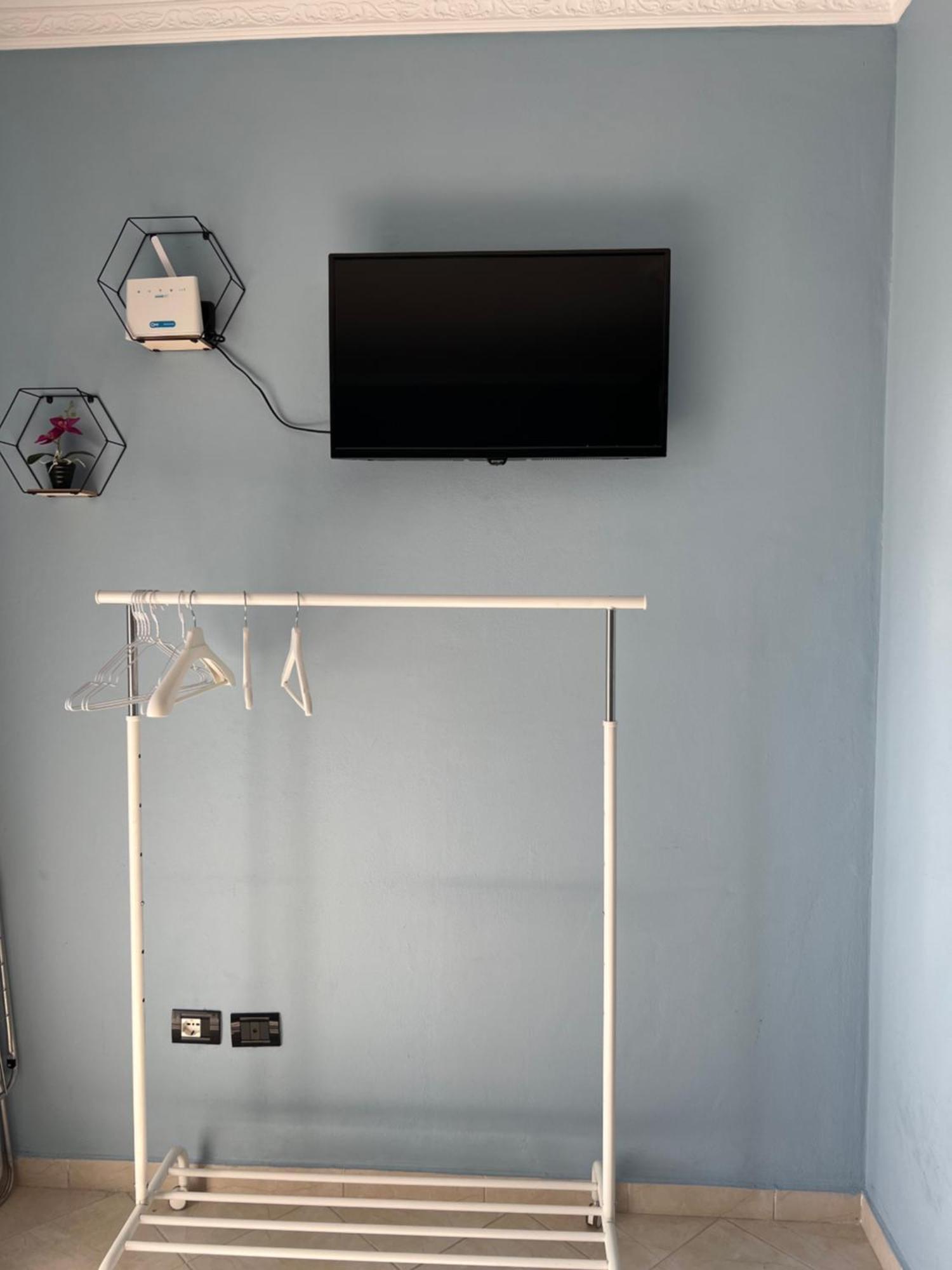 Evelin Apartment Durres Bagian luar foto