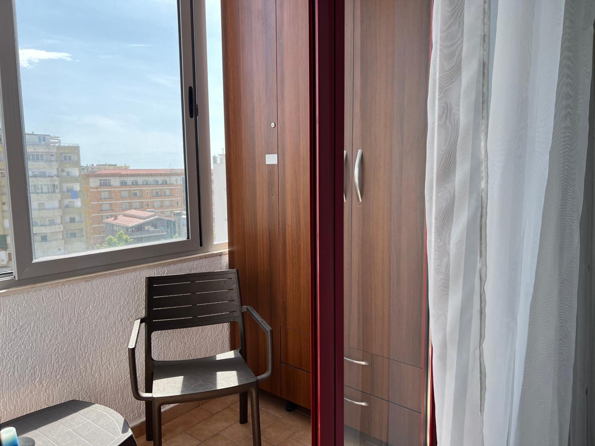 Evelin Apartment Durres Bagian luar foto