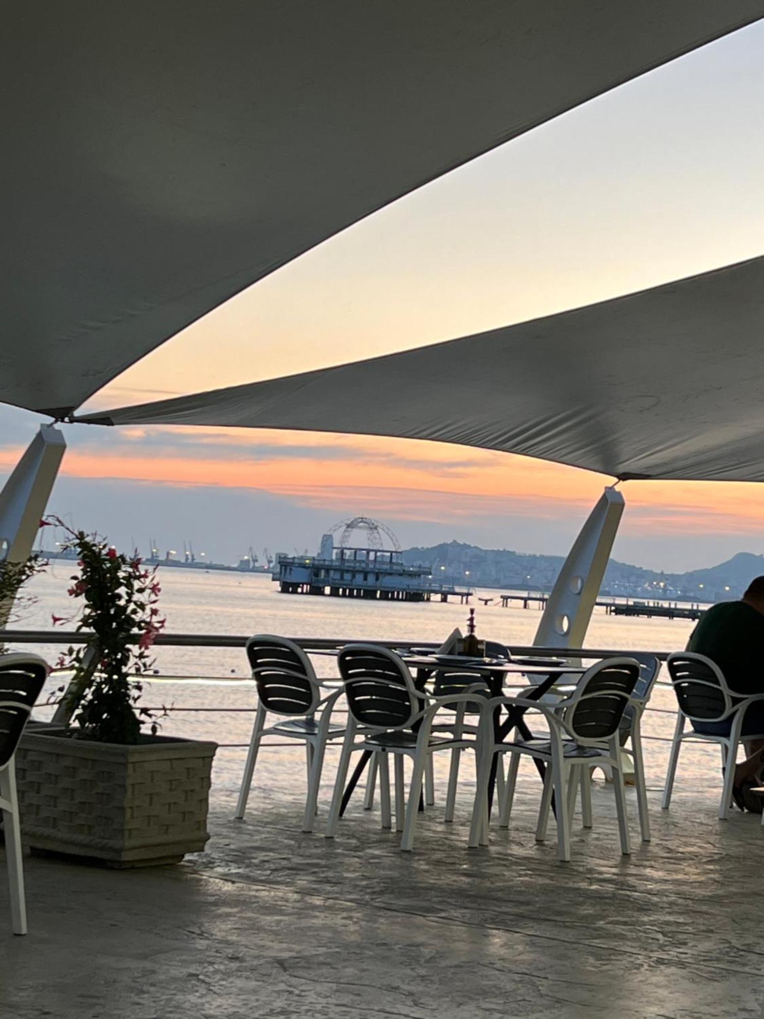 Evelin Apartment Durres Bagian luar foto