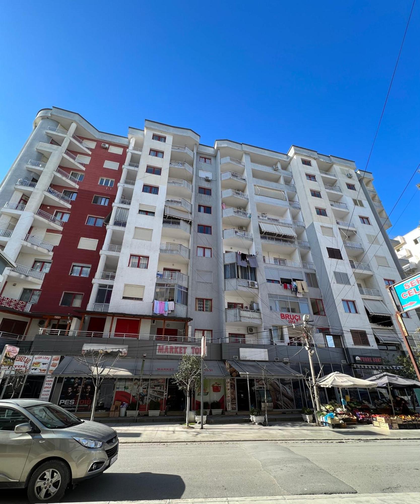 Evelin Apartment Durres Bagian luar foto